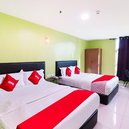 Oyo 89665 Royale City Hotel Sepang Eksteriør billede