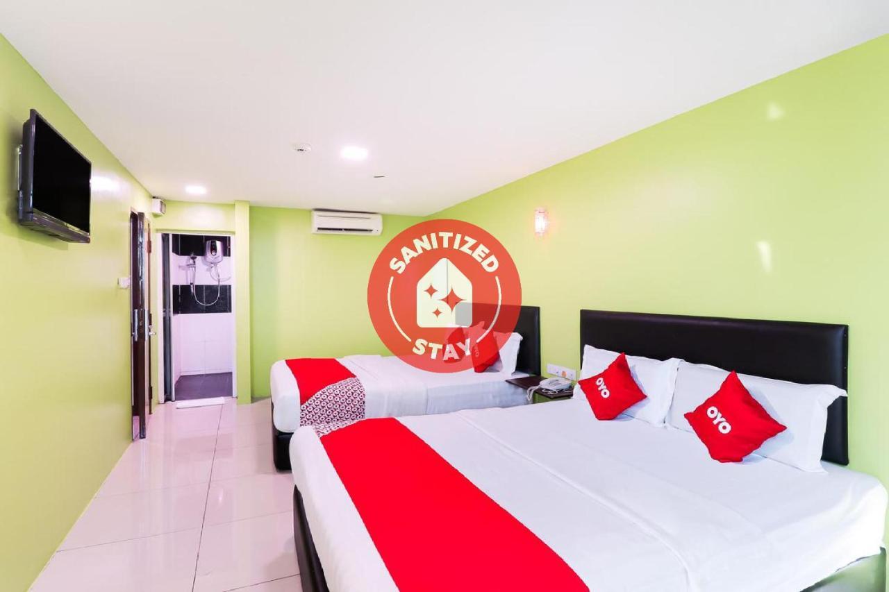 Oyo 89665 Royale City Hotel Sepang Eksteriør billede