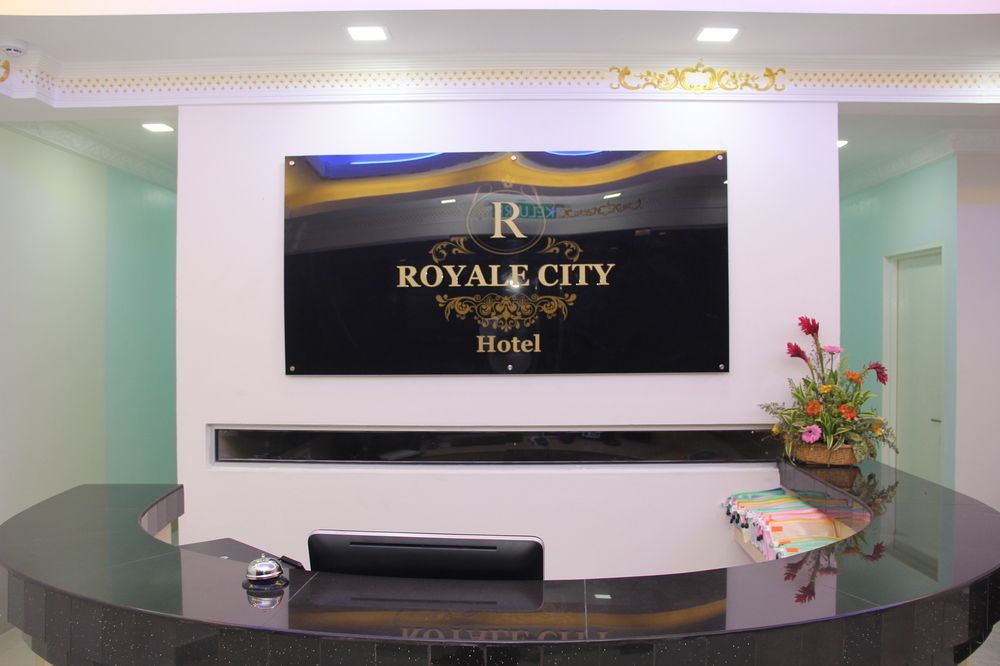 Oyo 89665 Royale City Hotel Sepang Eksteriør billede