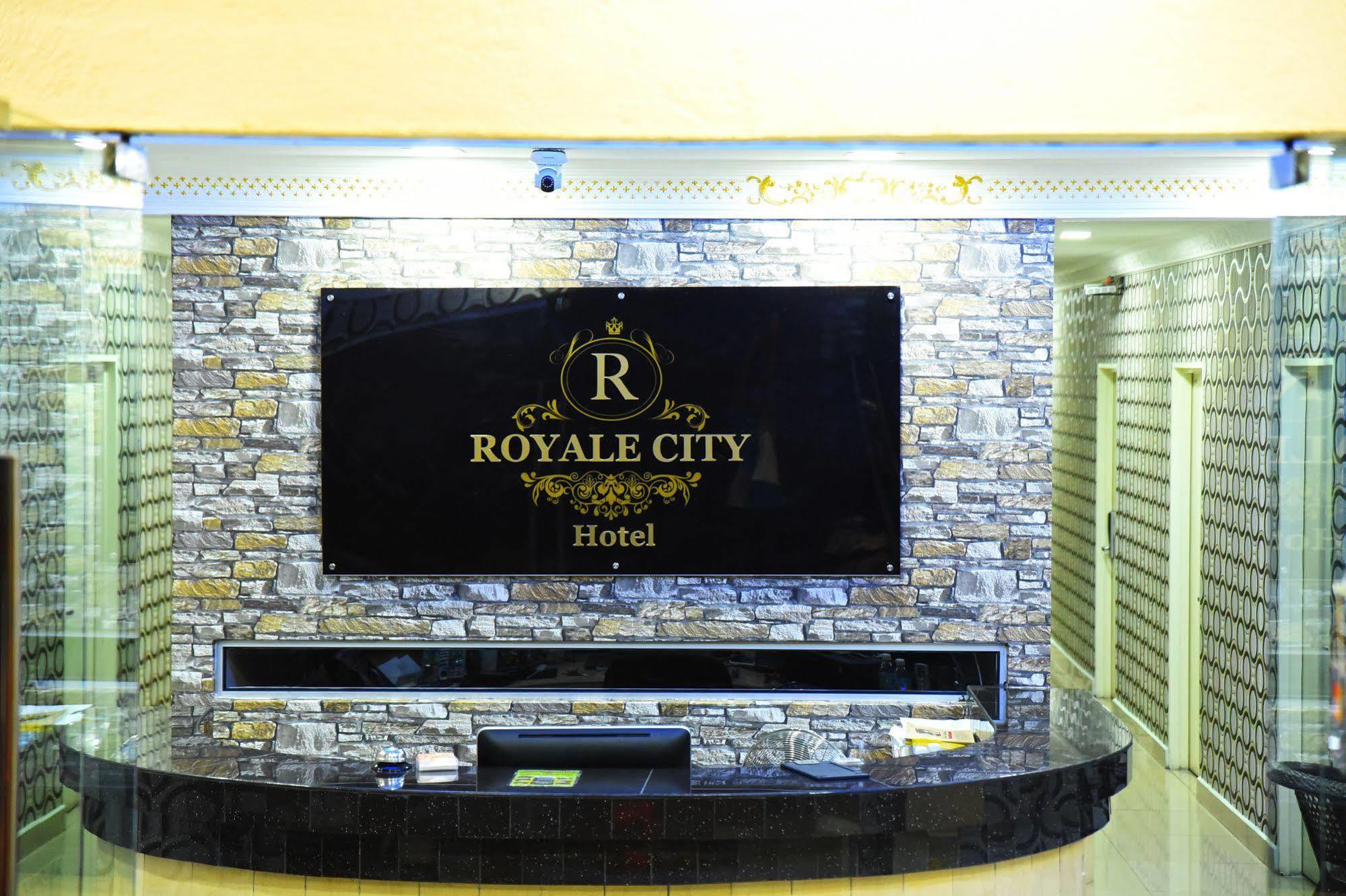 Oyo 89665 Royale City Hotel Sepang Eksteriør billede