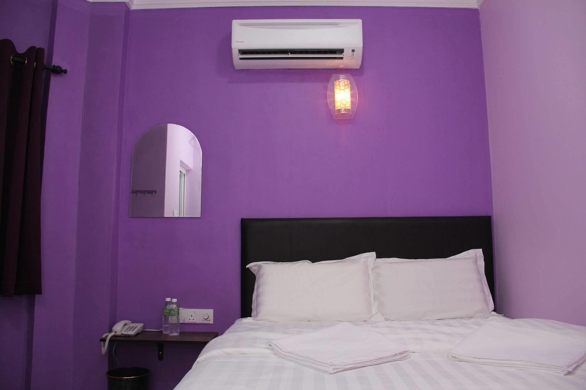 Oyo 89665 Royale City Hotel Sepang Eksteriør billede