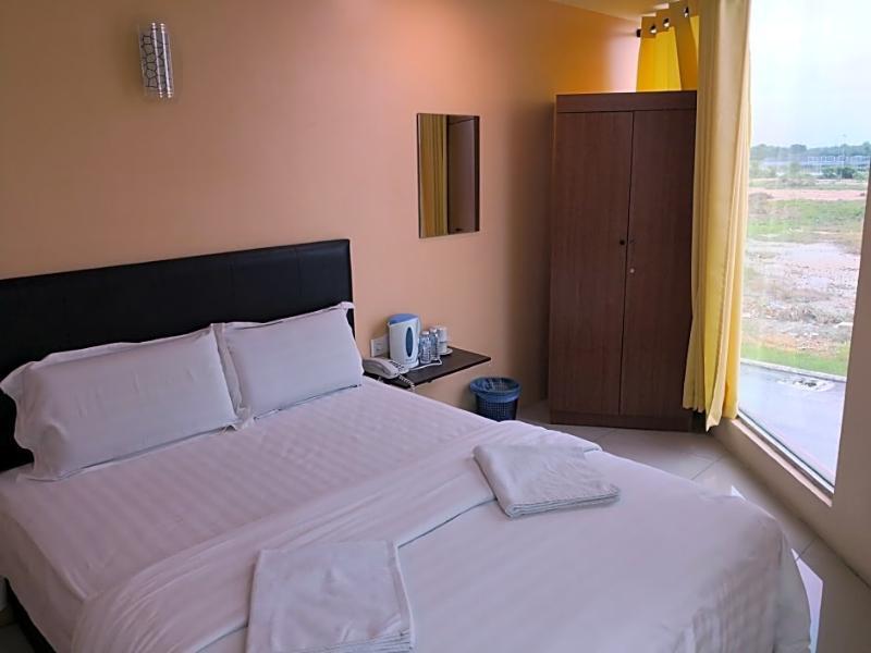 Oyo 89665 Royale City Hotel Sepang Eksteriør billede