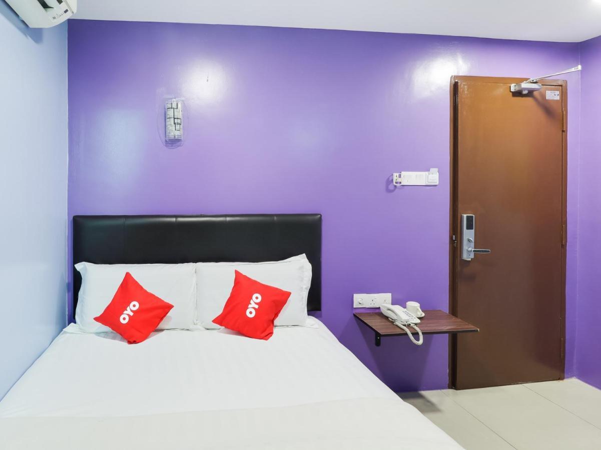 Oyo 89665 Royale City Hotel Sepang Eksteriør billede