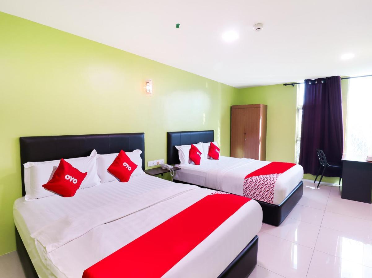 Oyo 89665 Royale City Hotel Sepang Eksteriør billede