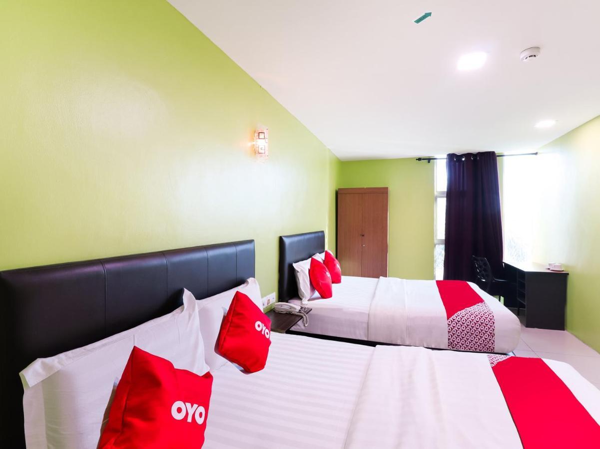 Oyo 89665 Royale City Hotel Sepang Eksteriør billede
