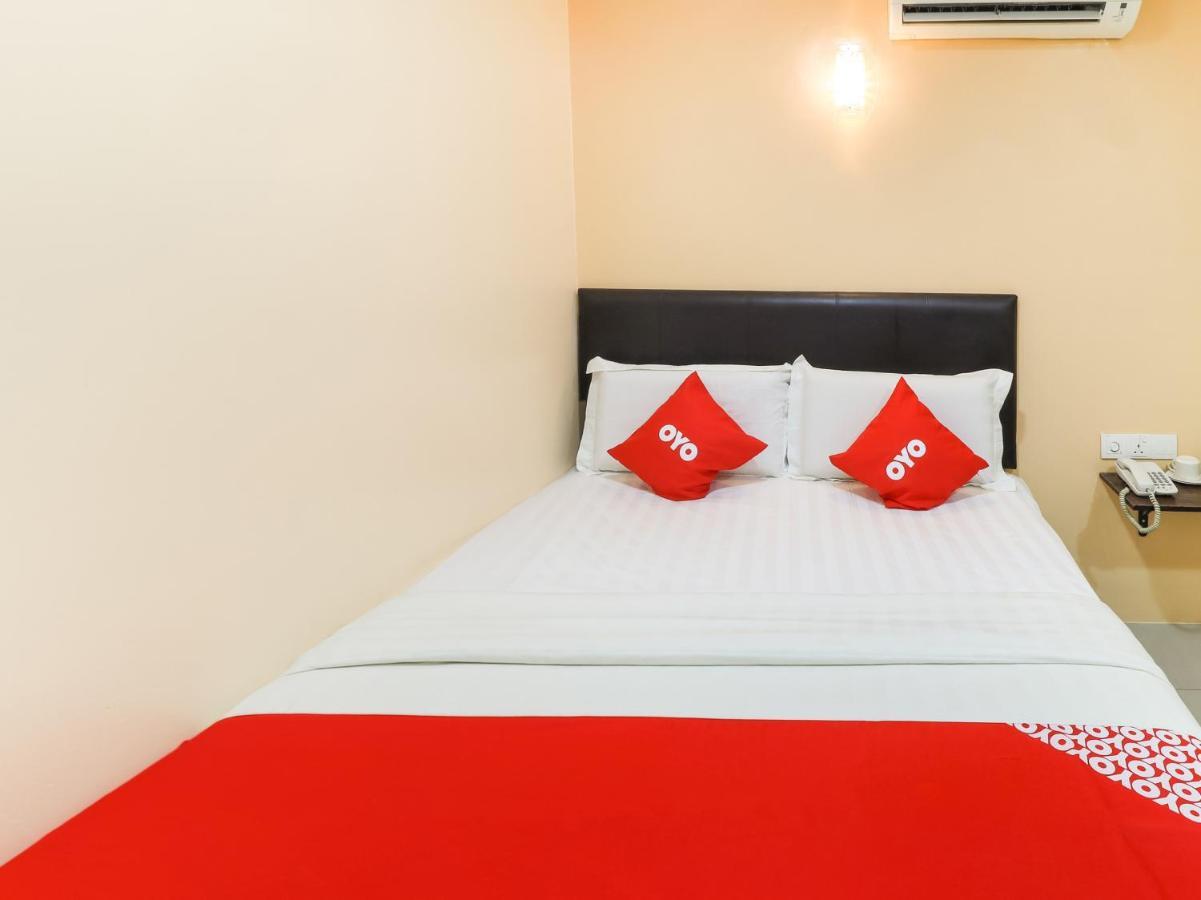 Oyo 89665 Royale City Hotel Sepang Eksteriør billede